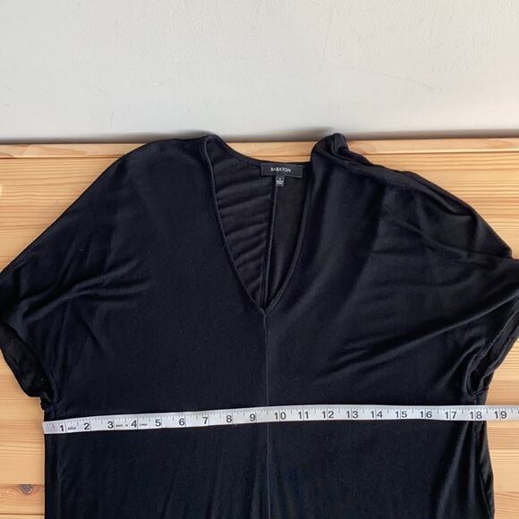 Babaton Aritzia Vneck Tshirt S - Picture 5 of 8